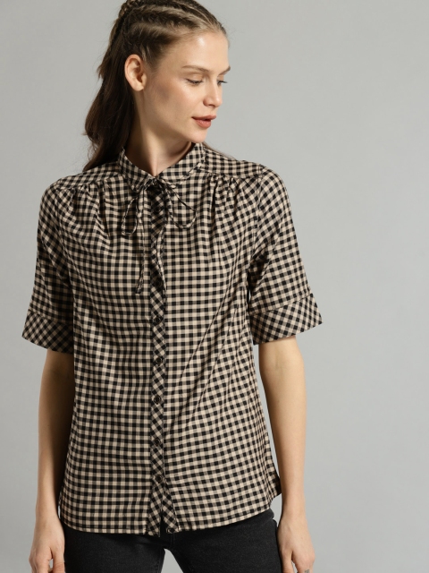 

Roadster Women Beige & Black Regular Fit Checked Casual Shirt