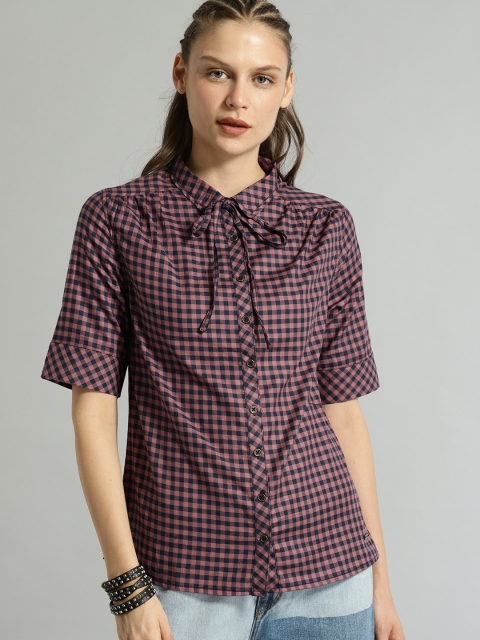 

Roadster Women Pink & Navy Blue Regular Fit Checked Casual Shirt
