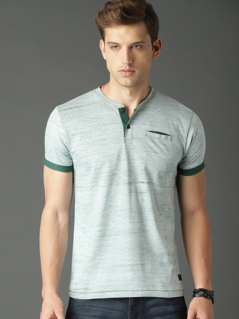 

Roadster Men Green Solid Textured Henley Neck T-shirt