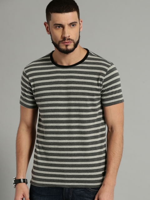 

Roadster Men Grey Striped Round Neck T-shirt