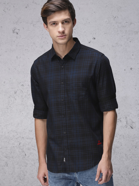 

Ecko Unltd Men Black & Blue Slim Fit Checked Casual Shirt