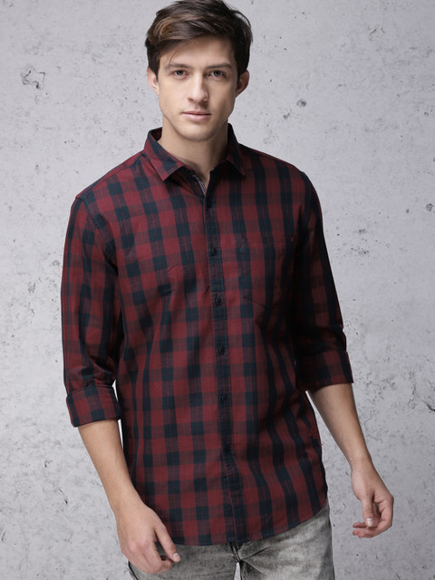 

Ecko Unltd Men Maroon & Navy Blue Slim Fit Checked Casual Shirt