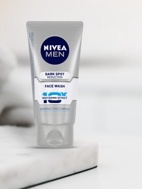 

Nivea Men Dark Spot Reduction Face Wash with 10X Whitening Effect 100 g, Silver