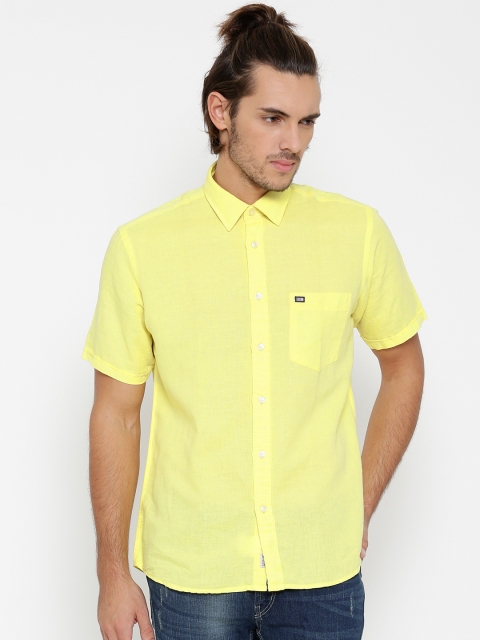 

Arrow Sport Men Yellow Regular Fit Solid Casual Shirt
