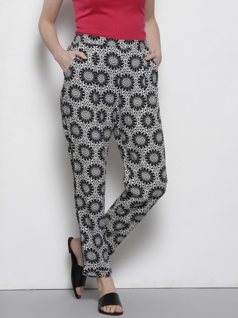 

DOROTHY PERKINS Women White & Black Regular Fit Printed Trousers