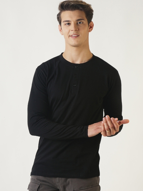 

Blue Saint Men Black Solid Round Neck T-shirt