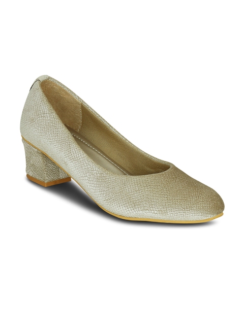 

Get Glamr Women Gold-Toned Solid Pumps