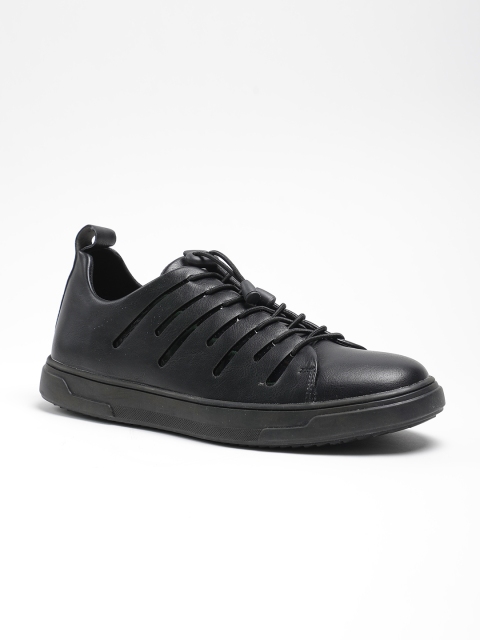 

LOCOMOTIVE Men Black Sneakers
