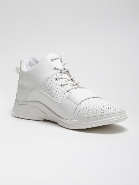 

LOCOMOTIVE Men White Sneakers