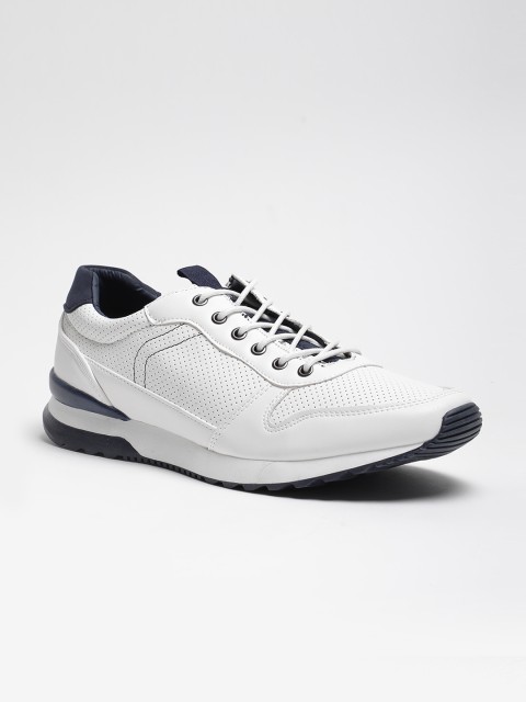 

LOCOMOTIVE Men White Sneakers