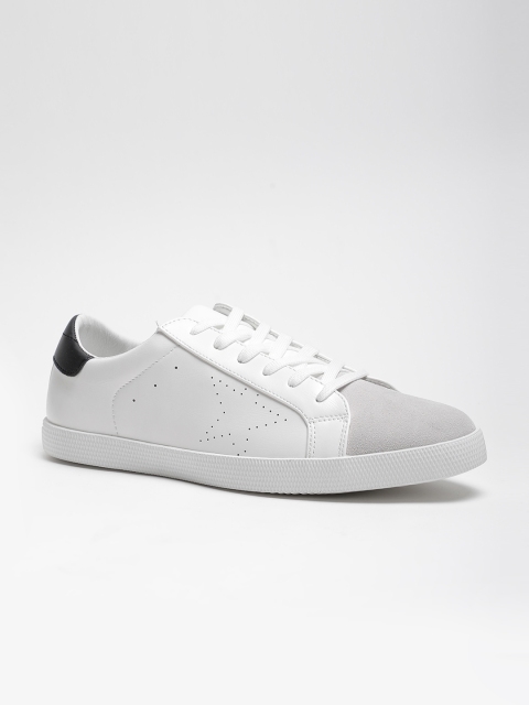 

LOCOMOTIVE Men White & Grey Colourblocked Sneakers