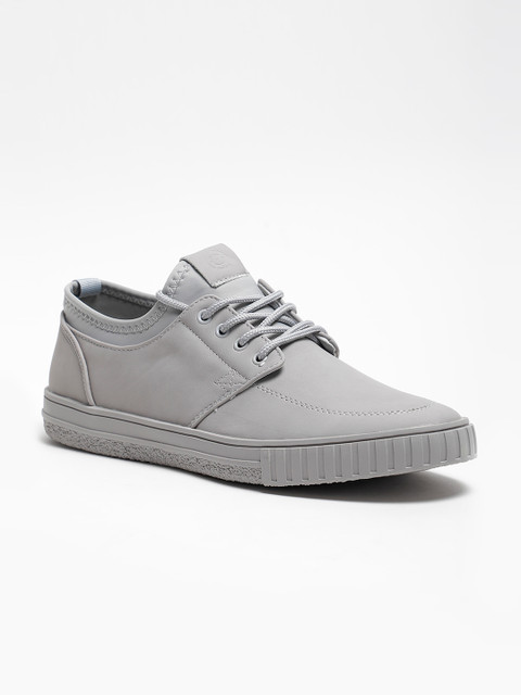

LOCOMOTIVE Men Grey Sneakers