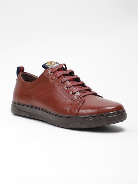 

LOCOMOTIVE Men Maroon Sneakers