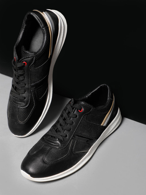 

LOCOMOTIVE Men Black Sneakers