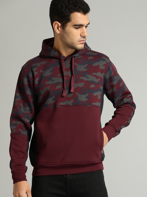 

Roadster Men Maroon Printed Hooded Sweatshirt