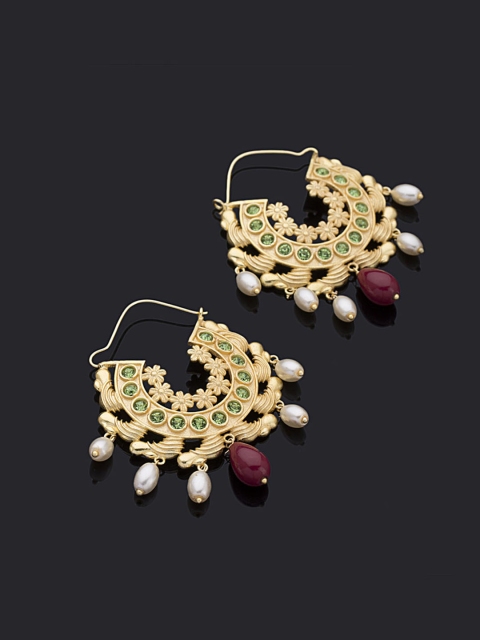 

Studio Voylla Gold-Toned & Red Crescent Shaped Chandbalis