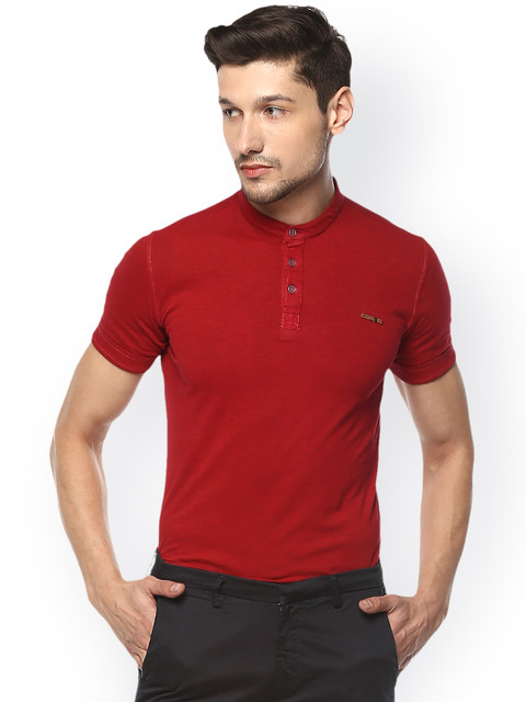

SPYKAR Men Red Solid Henley Neck T-shirt