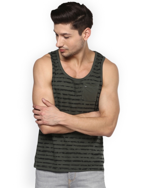 

SPYKAR Men Olive Green Striped Round Neck Pure Cotton T-shirt