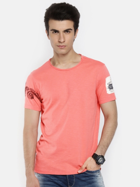 

SPYKAR Men Coral Pink Solid Round Neck T-shirt