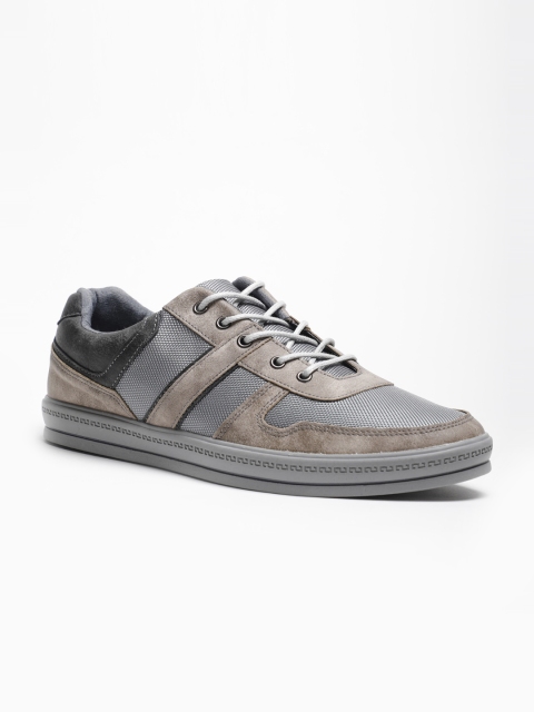 

LOCOMOTIVE Men Grey Sneakers