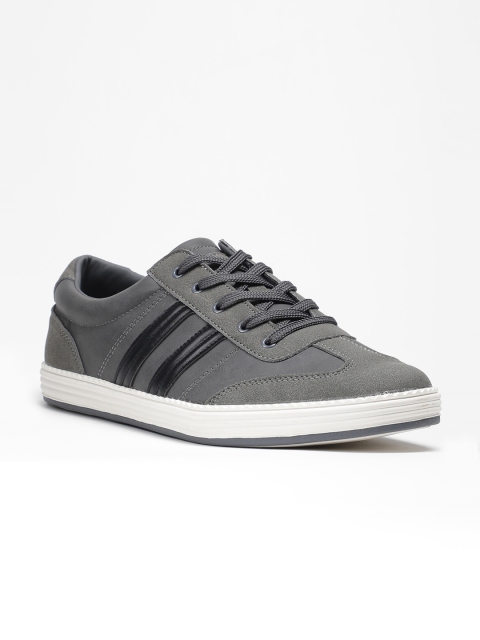 

LOCOMOTIVE Men Grey Sneakers