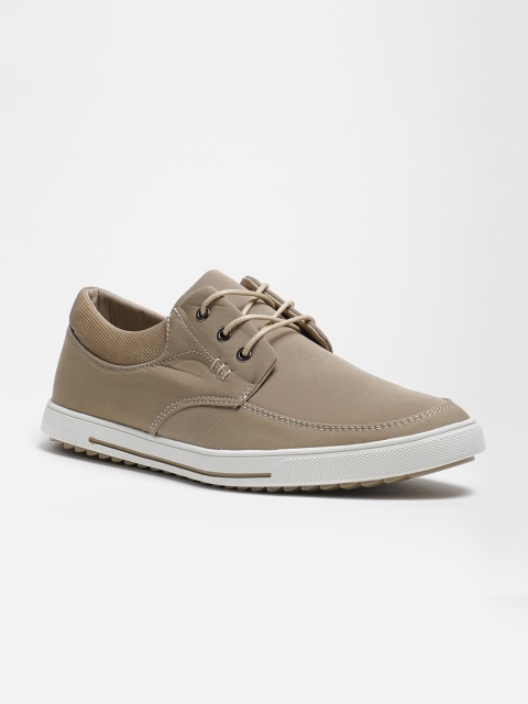 

LOCOMOTIVE Men Beige Sneakers