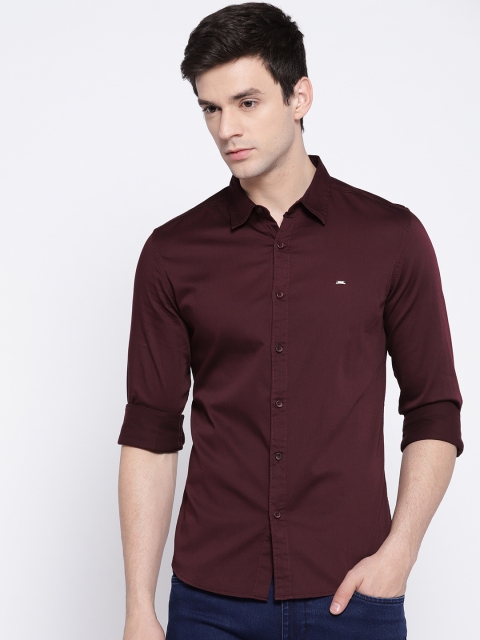 

SPYKAR Men Burgundy Regular Fit Solid Casual Shirt