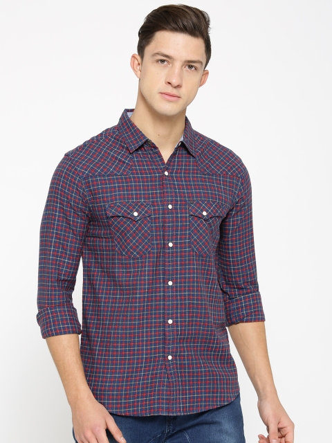 

SPYKAR Men Navy Blue & Red Regular Fit Checked Casual Shirt