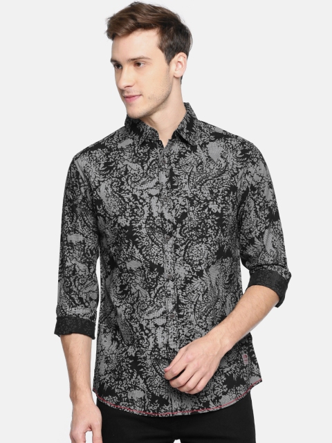 

SPYKAR Men Black & Grey Regular Fit Printed Casual Shirt