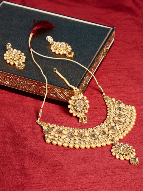 

ZeroKaata Gold-Toned Cream Stone Studded Floral Motif Jewellery Set
