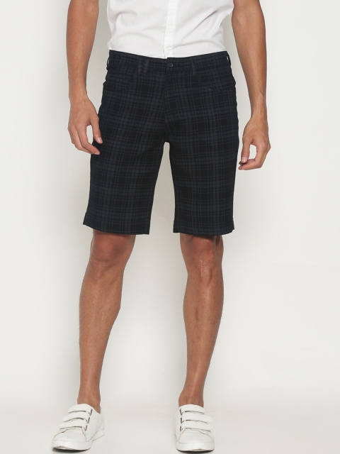 

IVOC Men Black Checked Slim Fit Regular Shorts