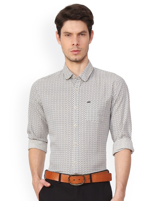 

Peter England Casuals Men White & Blue Slim Fit Printed Casual Shirt