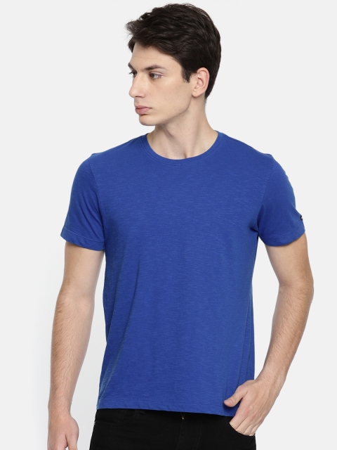 

Arrow Sport Men Blue Solid Round Neck T-shirt