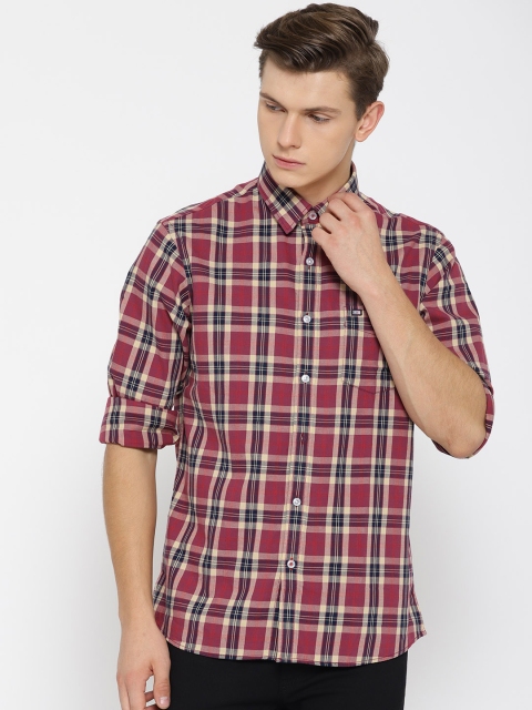 

Arrow Sport Men Magenta & Beige Slim Fit Checked Casual Shirt