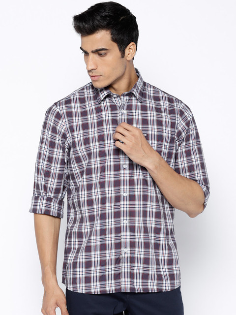 

Arrow Sport Men Navy & Red Slim Fit Checked Casual Shirt, Navy blue