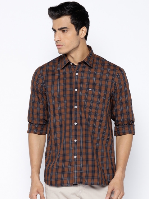 

Arrow Sport Men Coffee Brown & Navy Blue Slim Fit Checked Casual Shirt