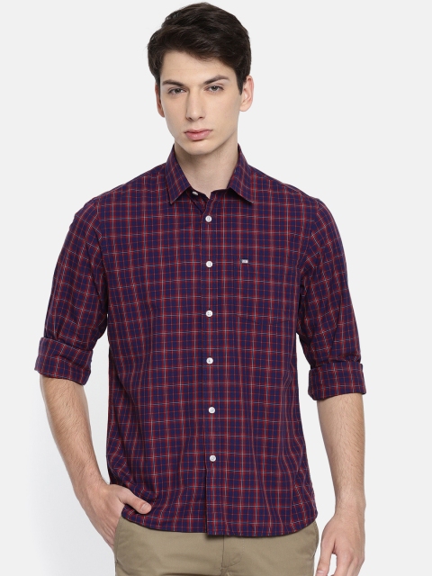 

Arrow Sport Men Navy Blue & Red Slim Fit Checked Casual Shirt