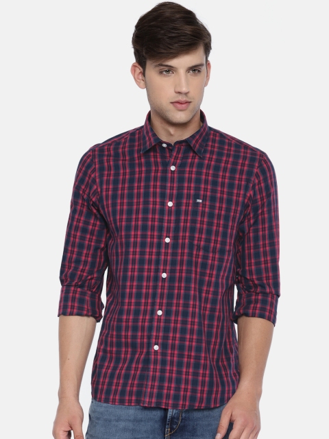 

Arrow Sport Men Navy & Pink Slim Fit Checked Casual Shirt, Navy blue