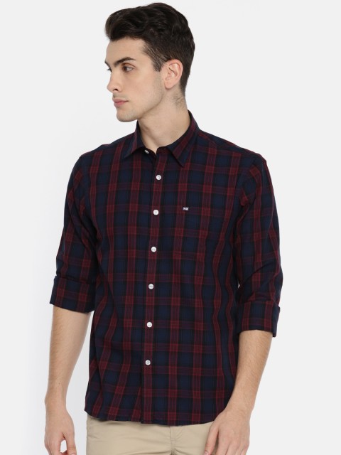 

Arrow Sport Men Navy Blue & Pink Slim Fit Checked Casual Shirt