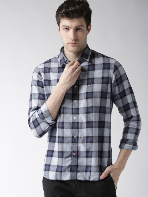 

Arrow Sport Men Blue & Grey Slim Fit Checked Casual Shirt