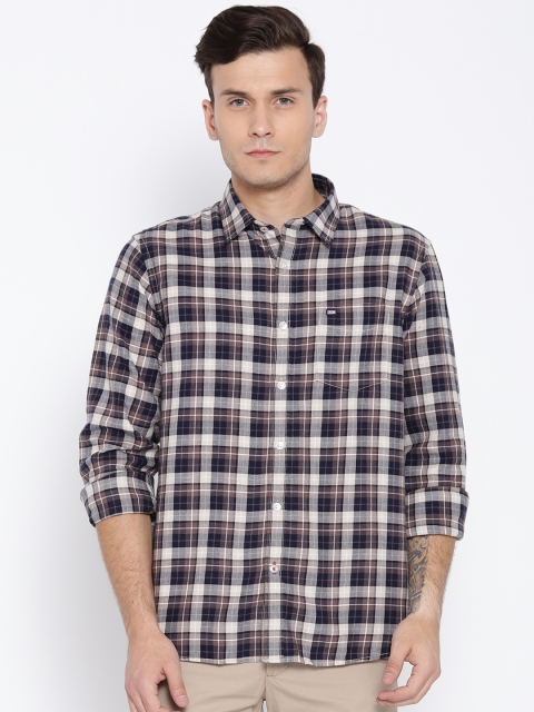 

Arrow Sport Men Brown & Navy Blue Slim Fit Checked Casual Shirt