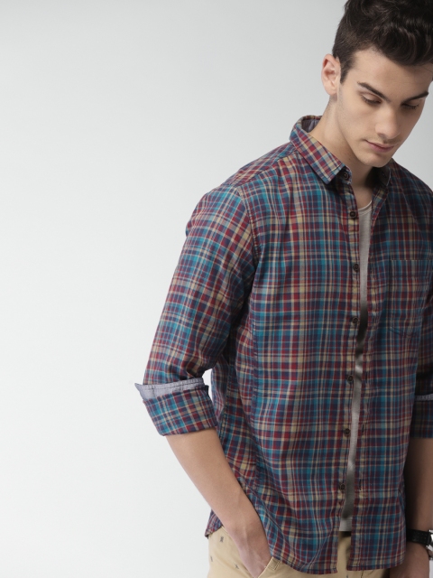 

Harvard Men Blue & Red Regular Fit Checked Casual Shirt