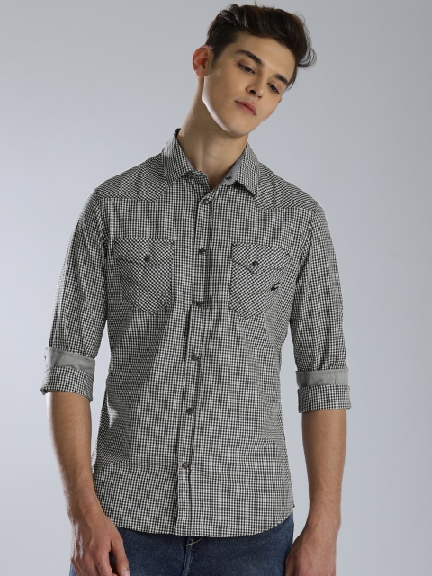 

GAS Men Black & White Regular Fit Checked Casual Shirt