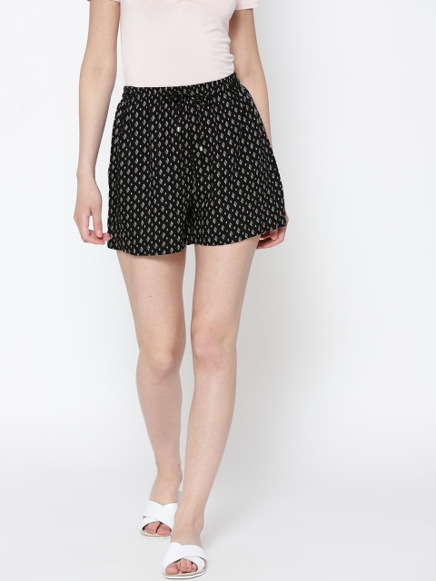 

Sera Women Black Printed Regular Fit Regular Shorts