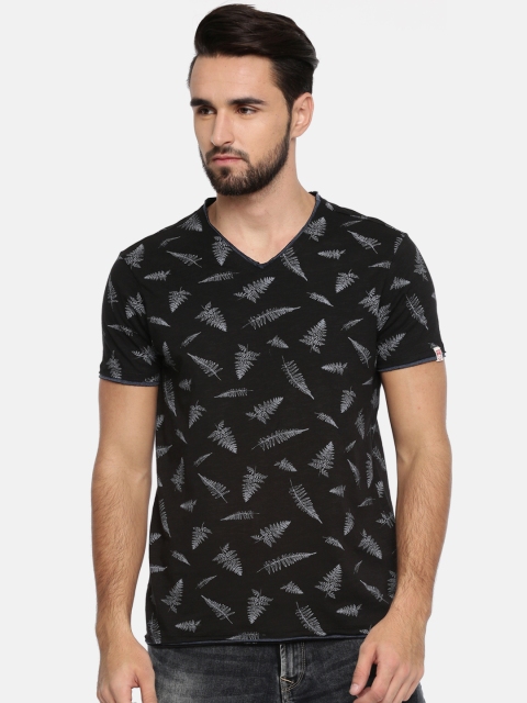 

SPYKAR Men Black Printed V-Neck T-shirt