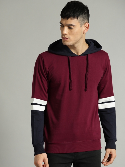 

Roadster Men Maroon Solid Hooded Sweatshirt