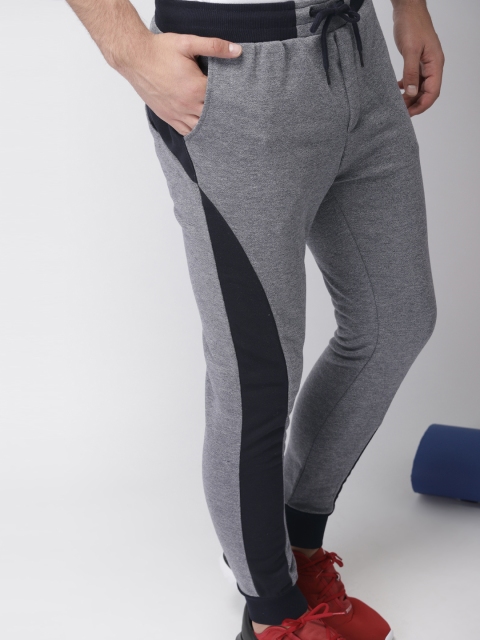 

Hardvad Men Grey Solid Slim Fit Joggers