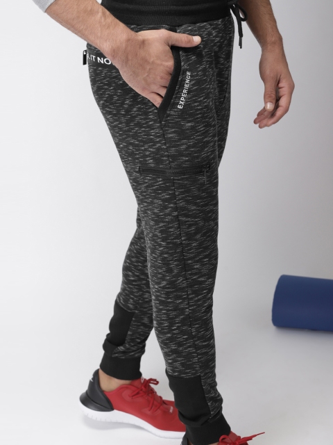 

Harvard Men Black & White Textured Joggers