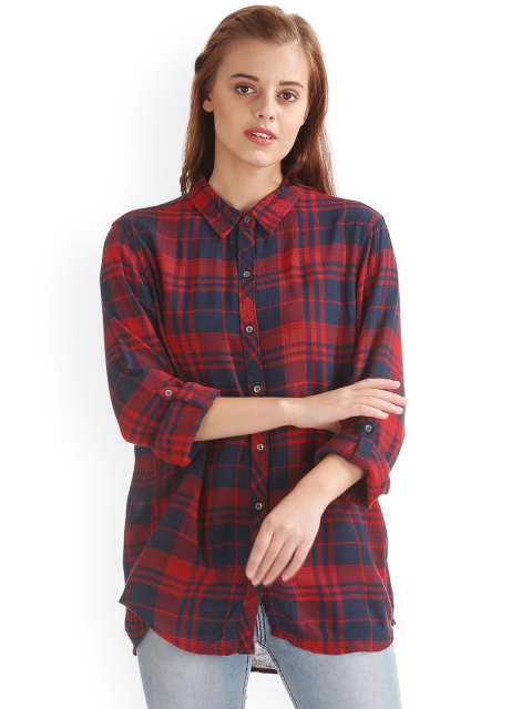 

Flying Machine Women Red & Blue Regular Fit Checked Casual Shirt