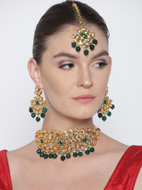 

damani Gold-Toned & Green Kundan-Studded Jewellery Set